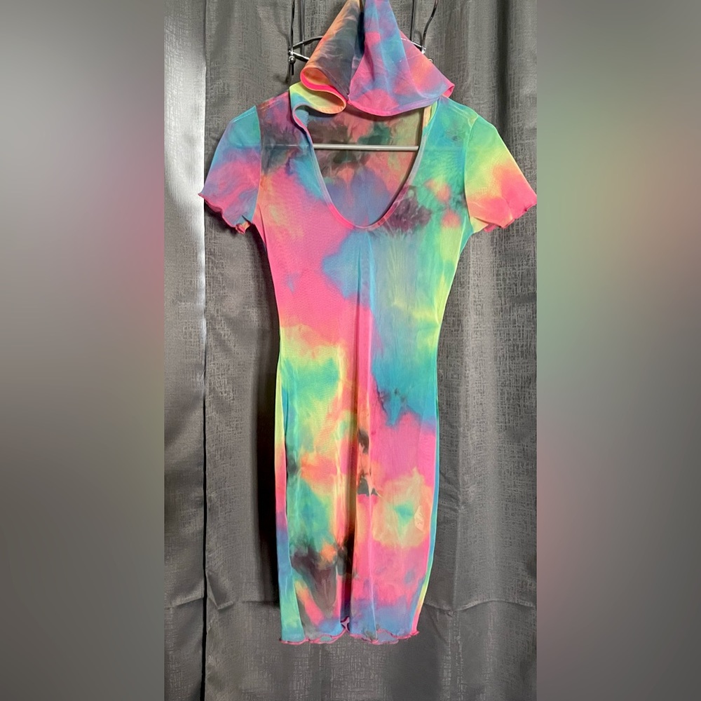 A colorful pullover dress w hoodie for summer, can be worn over swimwear☀️